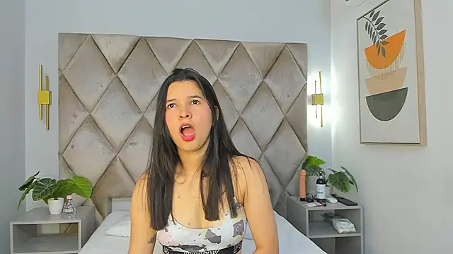 lucianasmith  online show from 03.21.25