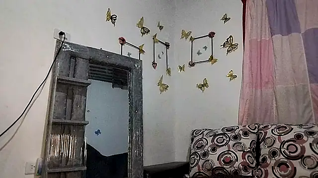 Snapshot of Milu_curly chatting on 09.20.25 Milu curly online show from 09.20.25