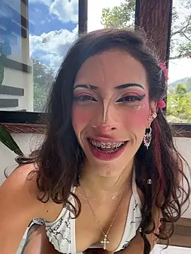 Lia Valmont online show from 04.07.26