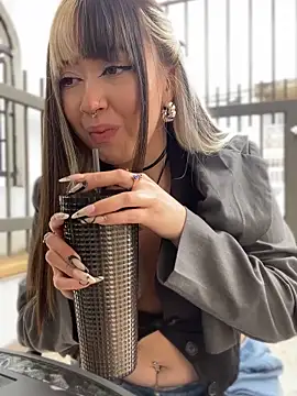 VictoriaGerard Pink online show from 09.08.25