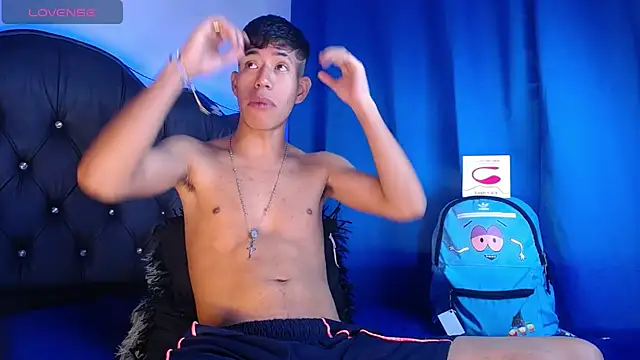 dareck 18 online show from 10.18.25