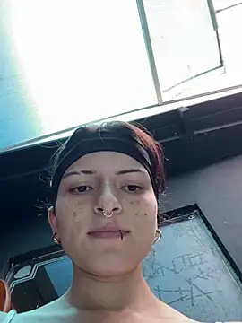 Snapshot of val_zx chatting on 03.18.25 val zx online show from 03.18.25