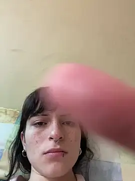 Snapshot of val_zx chatting on 03.19.25 val zx online show from 03.19.25