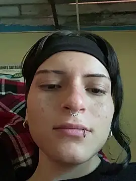 Snapshot of val_zx chatting on 03.20.25 val zx online show from 03.20.25