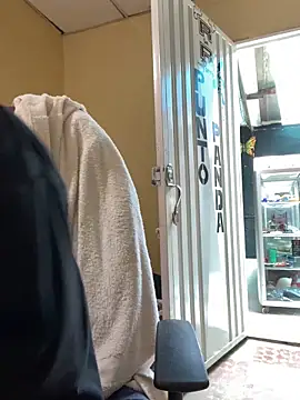 Snapshot of val_zx chatting on 09.19.25 val zx online show from 09.19.25