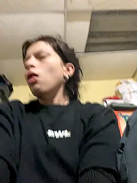 Snapshot of val_zx chatting on 10.01.25 val zx online show from 10.01.25