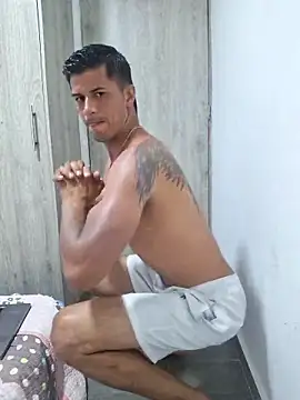 Snapshot of piterr_hot chatting on 03.16.25 piterr hot online show from 03.16.25