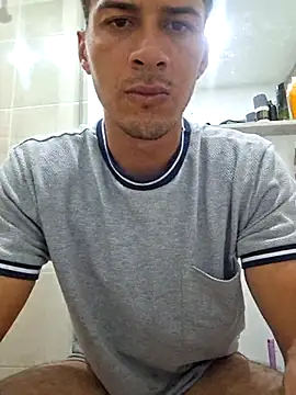 Snapshot of piterr_hot chatting on 03.17.25 piterr hot online show from 03.17.25