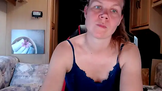 Snapshot of CallMeMaria chatting on 01.02.25 CallMeMaria online show from 01.02.25