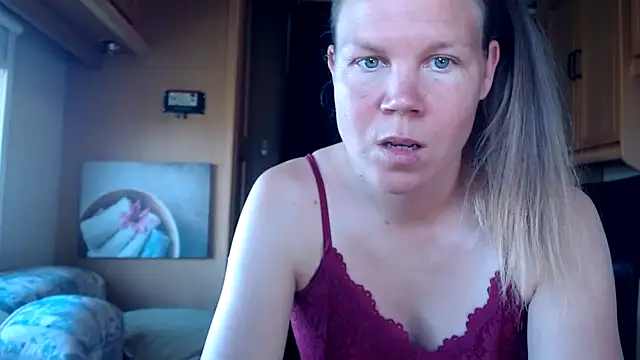 Snapshot of CallMeMaria chatting on 01.03.25 CallMeMaria online show from 01.03.25