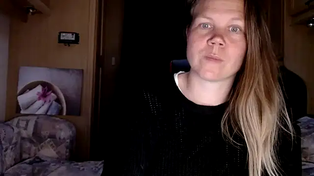 Snapshot of CallMeMaria chatting on 01.06.25 CallMeMaria online show from 01.06.25