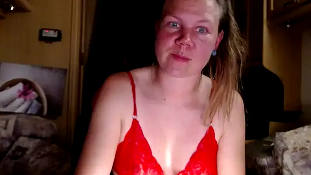 Snapshot of CallMeMaria chatting on 01.08.25 CallMeMaria online show from 01.08.25