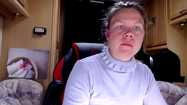 Snapshot of CallMeMaria chatting on 01.11.25 CallMeMaria online show from 01.11.25