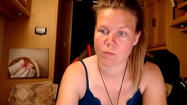 Snapshot of CallMeMaria chatting on 01.12.25 CallMeMaria online show from 01.12.25