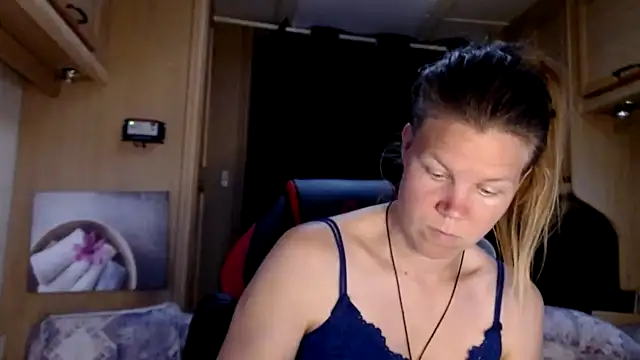 Snapshot of CallMeMaria chatting on 01.13.25 CallMeMaria online show from 01.13.25