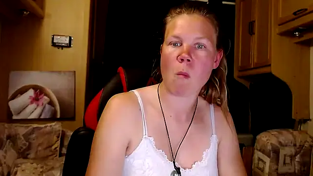 Snapshot of CallMeMaria chatting on 01.18.25 CallMeMaria online show from 01.18.25