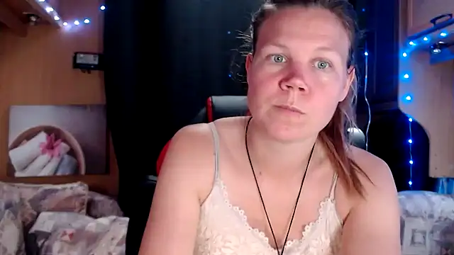 Snapshot of CallMeMaria chatting on 01.24.25 CallMeMaria online show from 01.24.25