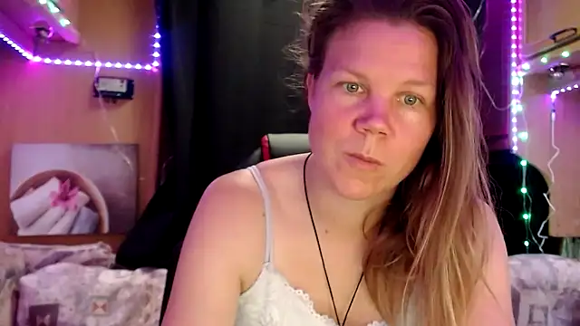 Snapshot of CallMeMaria chatting on 01.25.25 CallMeMaria online show from 01.25.25