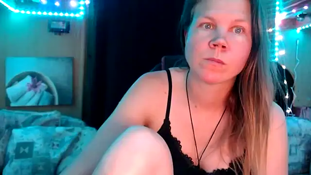 Snapshot of CallMeMaria chatting on 01.26.25 CallMeMaria online show from 01.26.25