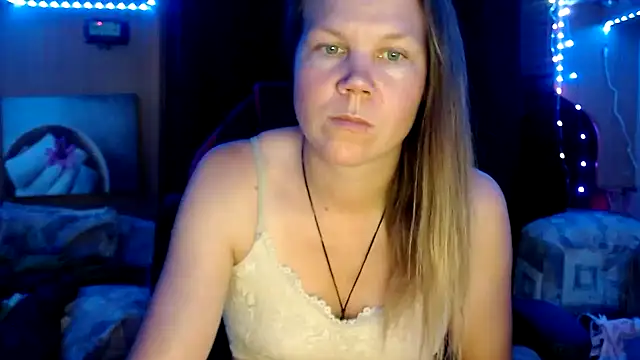 Snapshot of CallMeMaria chatting on 01.28.25 CallMeMaria online show from 01.28.25