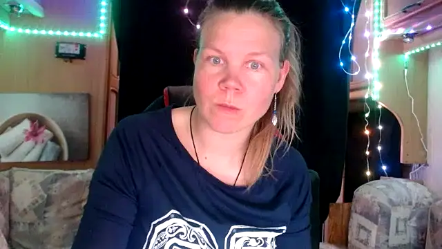 Snapshot of CallMeMaria chatting on 02.06.25 CallMeMaria online show from 02.06.25