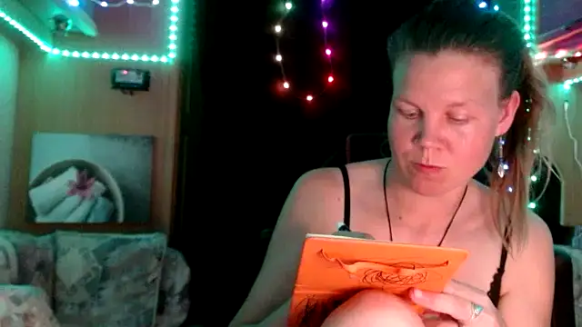 Snapshot of CallMeMaria chatting on 02.06.25 CallMeMaria online show from 02.06.25