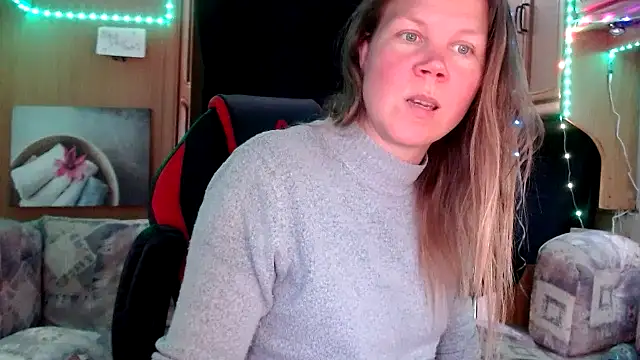 Snapshot of CallMeMaria chatting on 02.07.25 CallMeMaria online show from 02.07.25