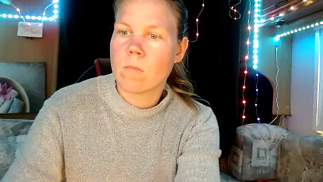 Snapshot of CallMeMaria chatting on 02.09.25 CallMeMaria online show from 02.09.25