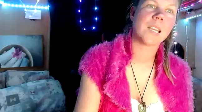 Snapshot of CallMeMaria chatting on 02.10.25 CallMeMaria online show from 02.10.25