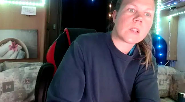 Snapshot of CallMeMaria chatting on 02.11.25 CallMeMaria online show from 02.11.25