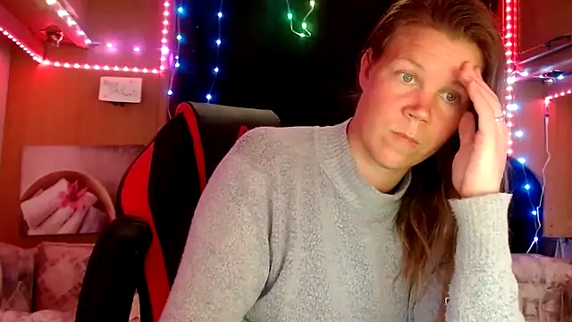 Snapshot of CallMeMaria chatting on 02.15.25 CallMeMaria online show from 02.15.25