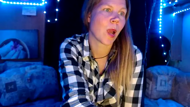 Snapshot of CallMeMaria chatting on 02.16.25 CallMeMaria online show from 02.16.25