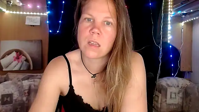 Snapshot of CallMeMaria chatting on 02.17.25 CallMeMaria online show from 02.17.25