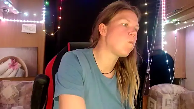 Snapshot of CallMeMaria chatting on 02.18.25 CallMeMaria online show from 02.18.25