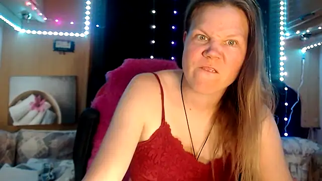 Snapshot of CallMeMaria chatting on 02.24.25 CallMeMaria online show from 02.24.25