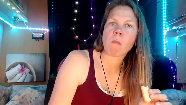 Snapshot of CallMeMaria chatting on 02.26.25 CallMeMaria online show from 02.26.25