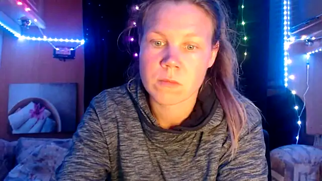 Snapshot of CallMeMaria chatting on 02.27.25 CallMeMaria online show from 02.27.25