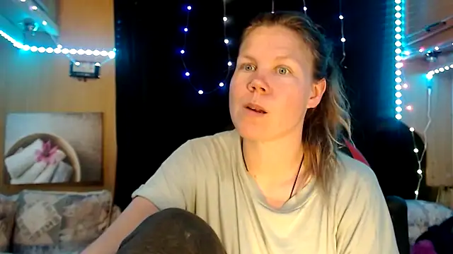 Snapshot of CallMeMaria chatting on 02.28.25 CallMeMaria online show from 02.28.25