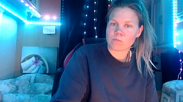 Snapshot of CallMeMaria chatting on 03.02.25 CallMeMaria online show from 03.02.25