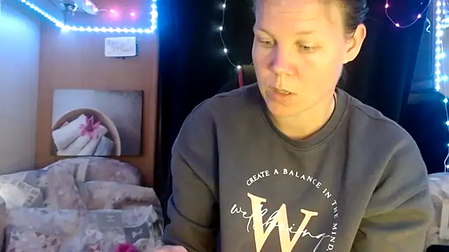 Snapshot of CallMeMaria chatting on 03.03.25 CallMeMaria online show from 03.03.25