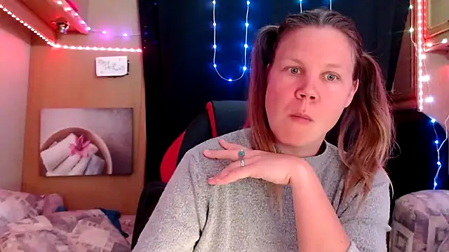 Snapshot of CallMeMaria chatting on 03.06.25 CallMeMaria online show from 03.06.25