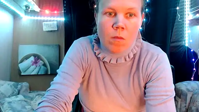 Snapshot of CallMeMaria chatting on 03.07.25 CallMeMaria online show from 03.07.25