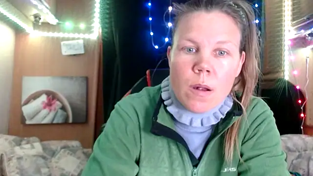 Snapshot of CallMeMaria chatting on 03.08.25 CallMeMaria online show from 03.08.25