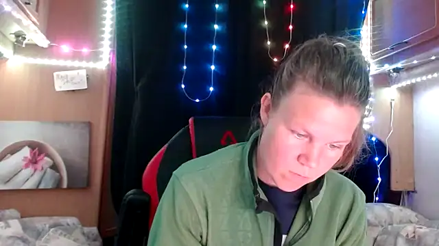 Snapshot of CallMeMaria chatting on 03.09.25 CallMeMaria online show from 03.09.25