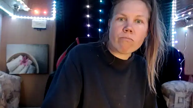 Snapshot of CallMeMaria chatting on 03.13.25 CallMeMaria online show from 03.13.25