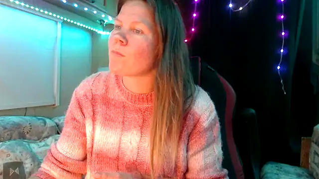 Snapshot of CallMeMaria chatting on 03.18.25 CallMeMaria online show from 03.18.25