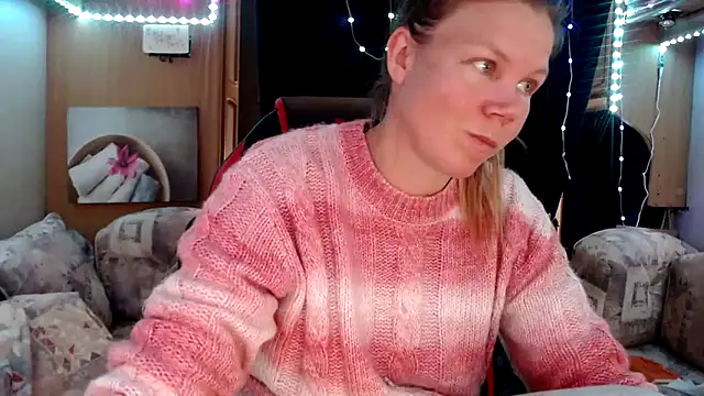 Snapshot of CallMeMaria chatting on 03.19.25 CallMeMaria online show from 03.19.25