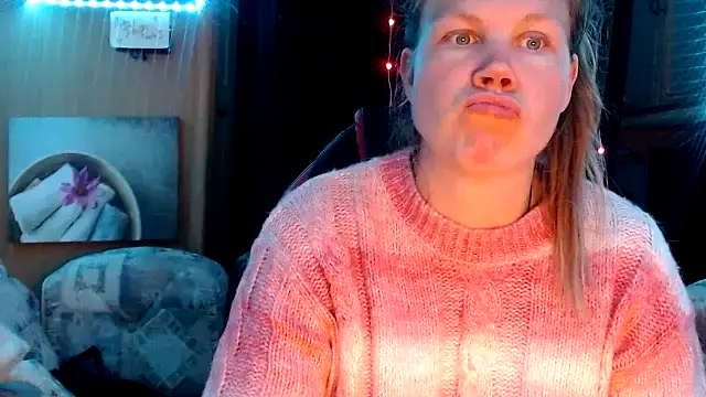 Snapshot of CallMeMaria chatting on 03.19.25 CallMeMaria online show from 03.19.25