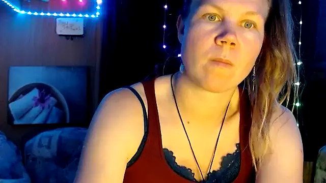 Snapshot of CallMeMaria chatting on 03.20.25 CallMeMaria online show from 03.20.25