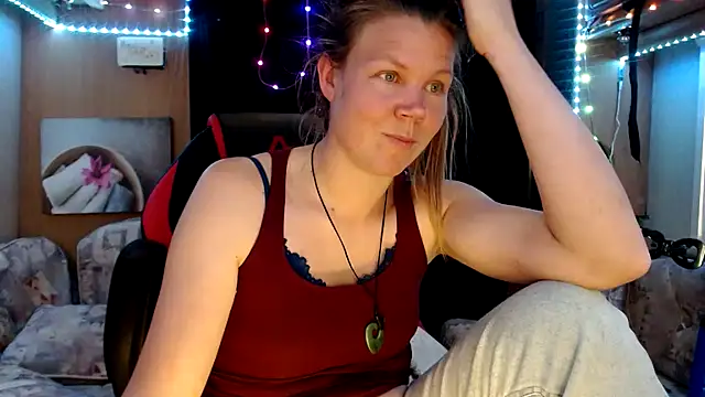 Snapshot of CallMeMaria chatting on 03.21.25 CallMeMaria online show from 03.21.25